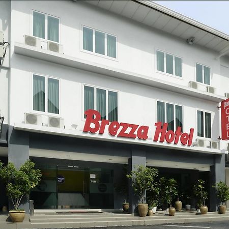 Brezza Hotel Lumut Exterior foto