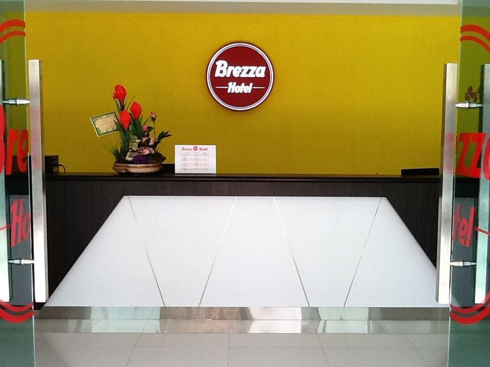 Brezza Hotel Lumut Exterior foto